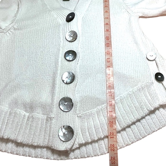PURE HANDKNIT 100% Cotton White Button Front Cardigan Curved Hem M of P Buttons - Picture 6 of 9